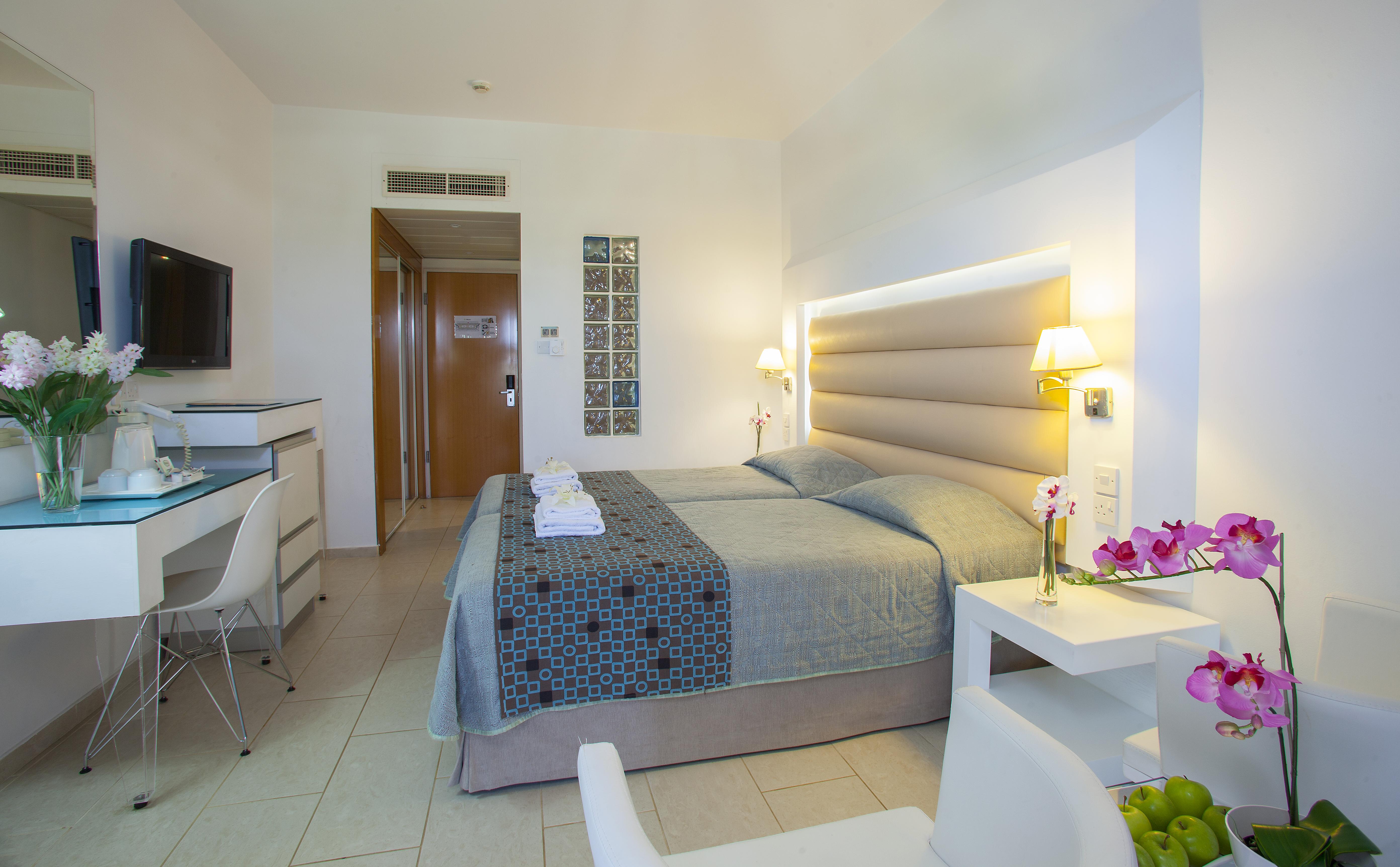 เซนติโด ไซเปรีย เบย์ บาย เลโอนาร์โด โฮเต็ล Hotel Geroskipou ภายนอก รูปภาพ