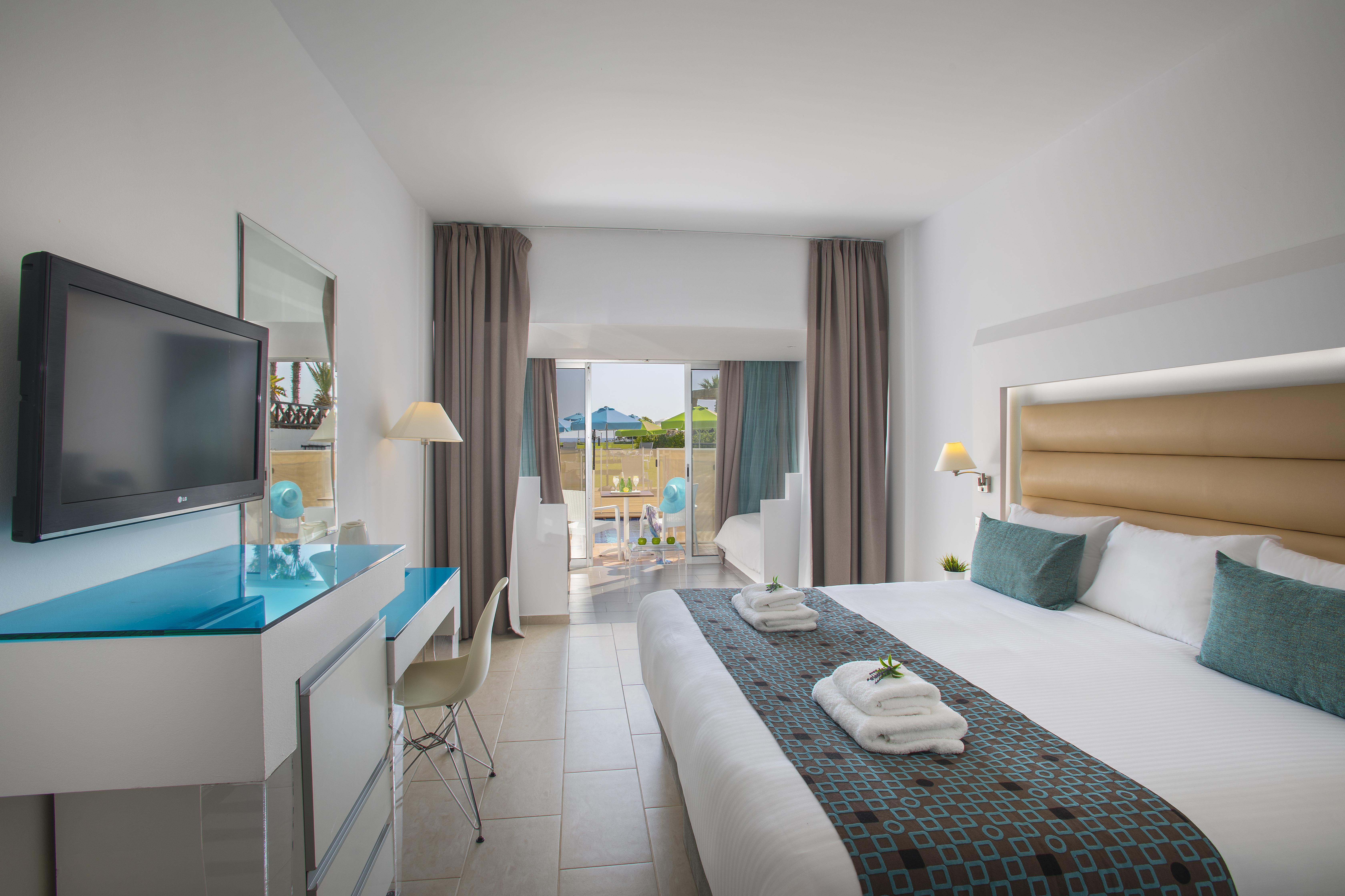 เซนติโด ไซเปรีย เบย์ บาย เลโอนาร์โด โฮเต็ล Hotel Geroskipou ภายนอก รูปภาพ