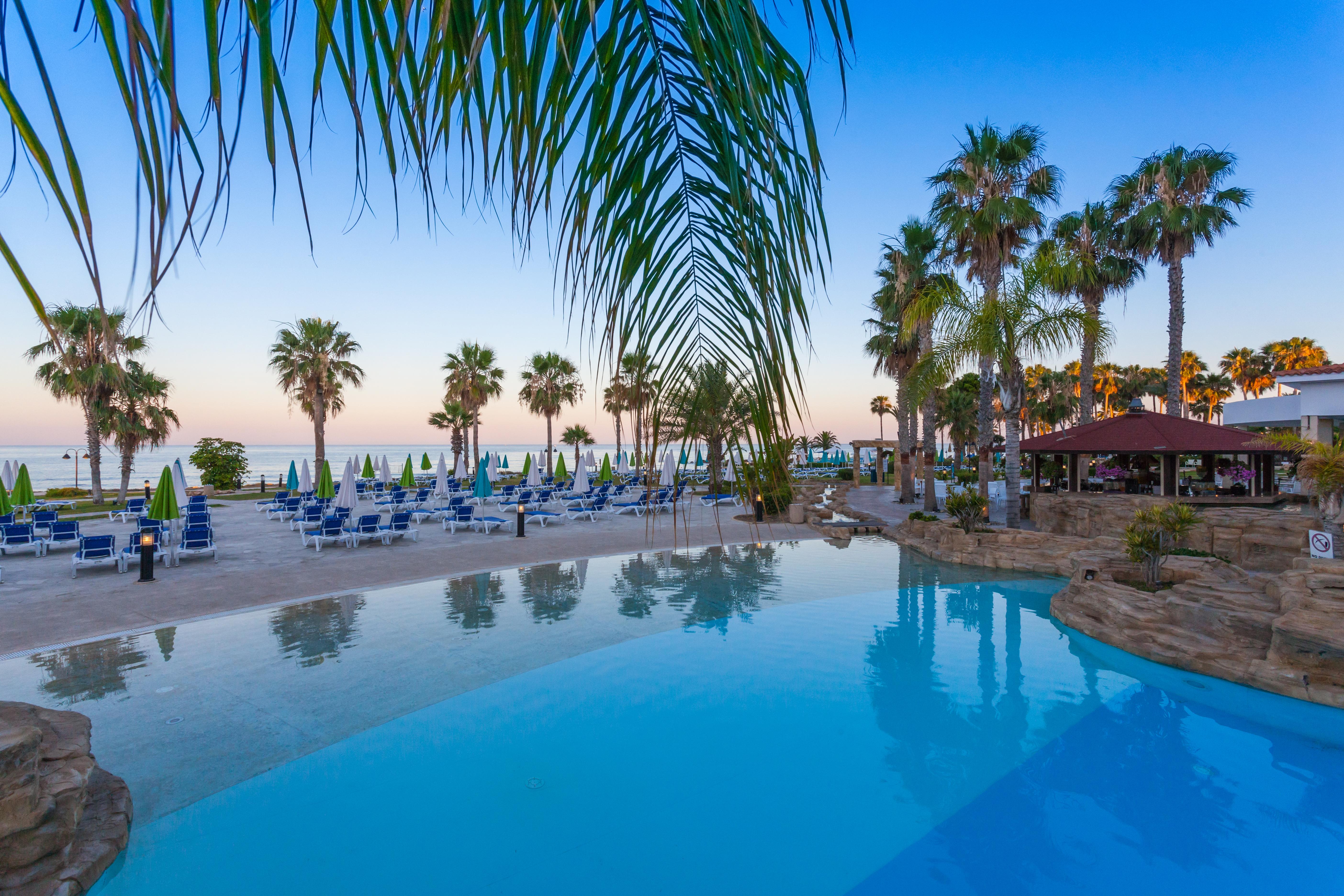 เซนติโด ไซเปรีย เบย์ บาย เลโอนาร์โด โฮเต็ล Hotel Geroskipou ภายนอก รูปภาพ