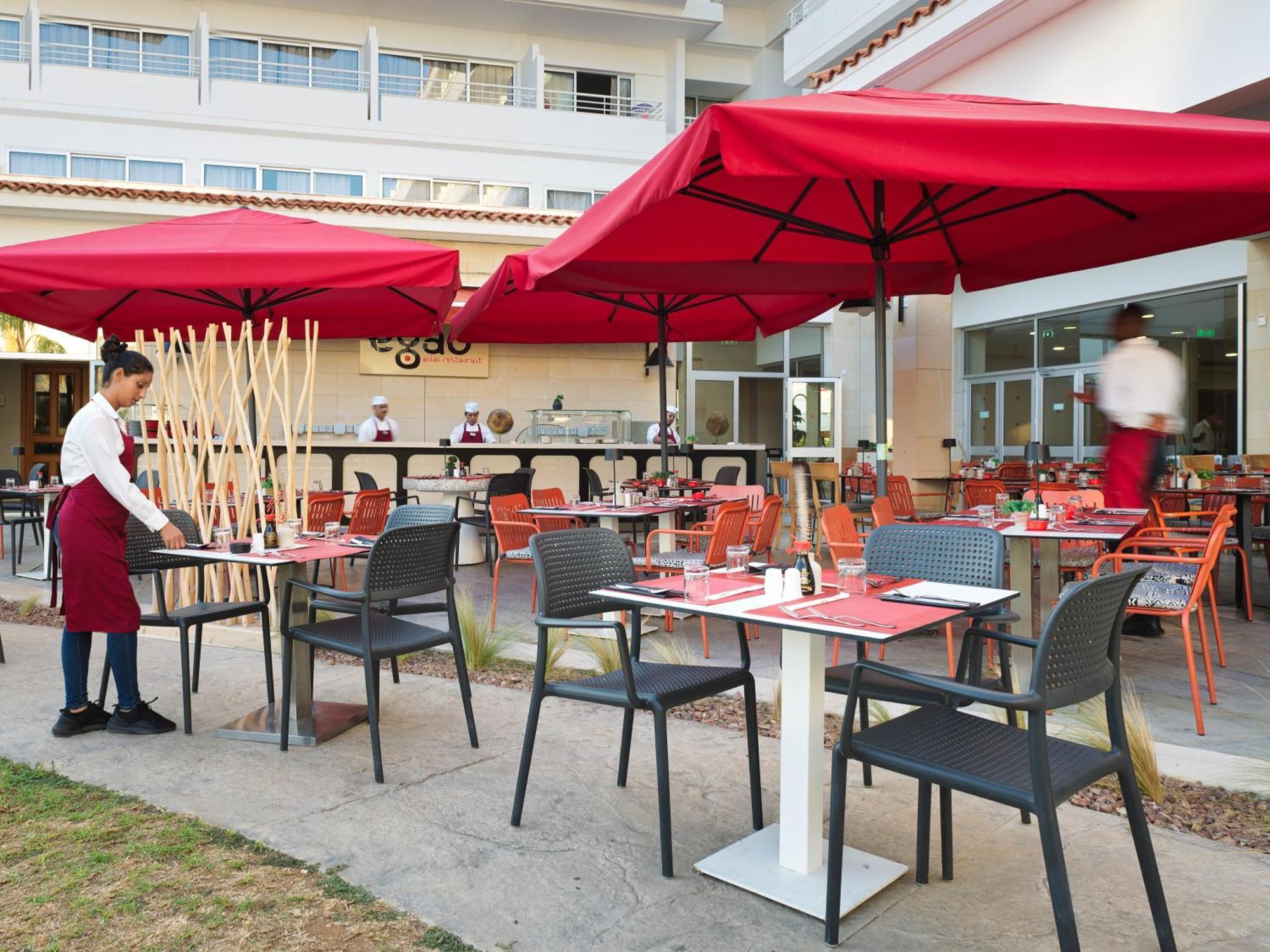 เซนติโด ไซเปรีย เบย์ บาย เลโอนาร์โด โฮเต็ล Hotel Geroskipou ภายนอก รูปภาพ