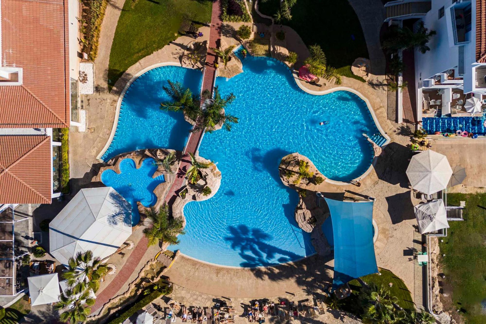 เซนติโด ไซเปรีย เบย์ บาย เลโอนาร์โด โฮเต็ล Hotel Geroskipou ภายนอก รูปภาพ